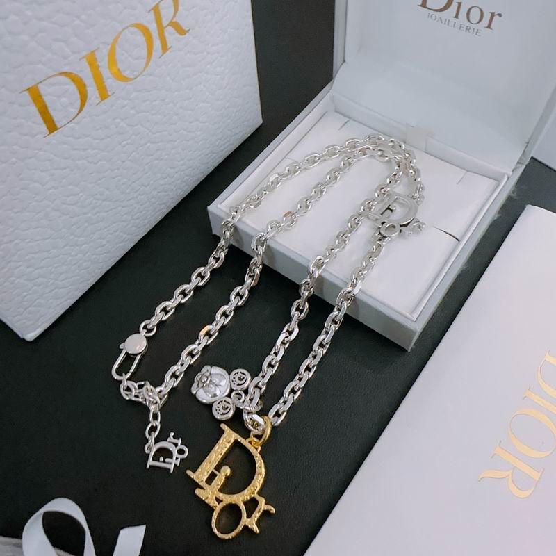 Dior Necklace 05lyr429